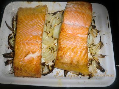 Salmón con crema de naranja
