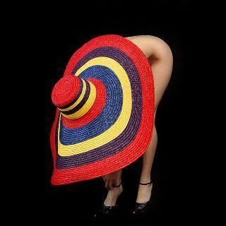 debajo de un sombrero