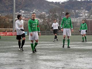 FÚTBOL AFICIONADO EN OURENSE: RESUMEN DE PRENSA  (15/01/3012)