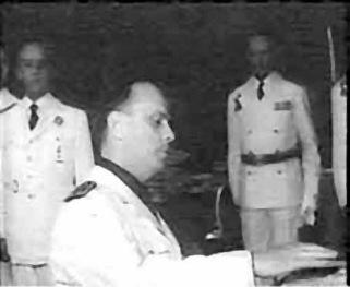 fraga jurando fidelidad al régimen