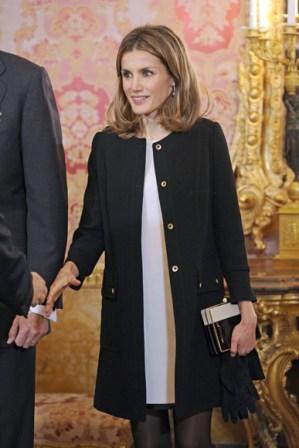El look de la Princesa Letizia con motivo de la visita de Nicolás Sarkozy