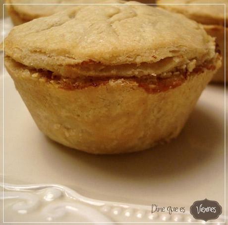 Pie estilo británico, de verduras y queso provolone.