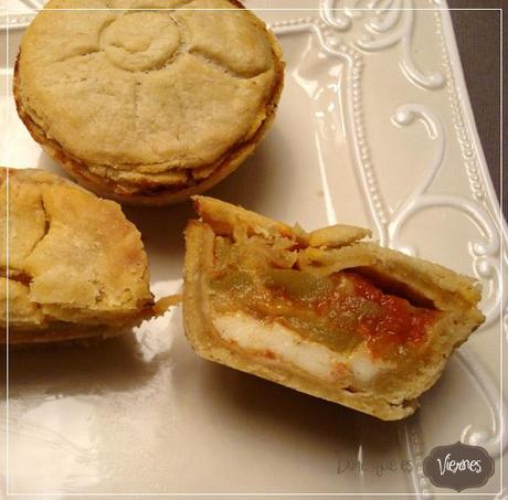 Pie estilo británico, de verduras y queso provolone.