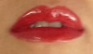 VERSIONANDO......ANNE HATHAWAY PARA TOD'S