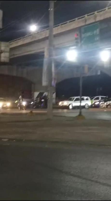 Motociclista fallece en fuerte accidente sobre carretera Rioverde