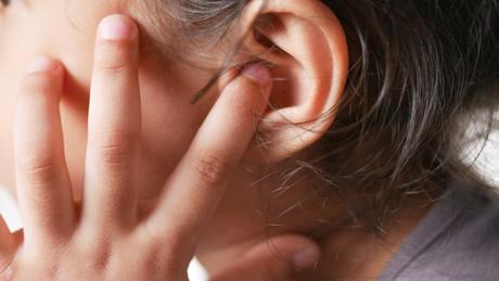 Otitis infantil: causas síntomas y tratamiento para cuidar la salud auditiva de los niños