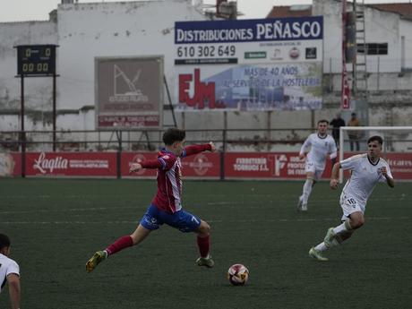 El CD Torrijos sigue sin encontrar el camino de la victoria 16 jornadas después (0-2)