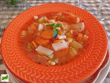 Sopa de Alubias con Tubérculos Sopa de Alubias con Tubérculos