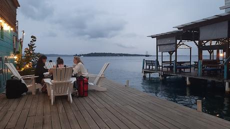 PANAMÁ :   LA PLAYA DE LA ESTRELLA Y LOS DIABLOS DE CARNAVAL EN BOCAS TOWN