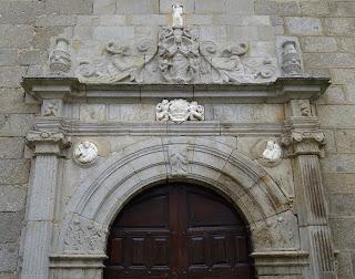 Imagen del mes: portada renacentista de la iglesia de Santa María de la Asunción, en Baños de Montemayor