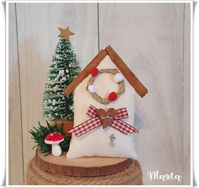 CASITA NAVIDEÑA Y CORONA