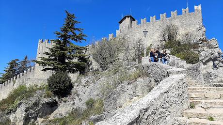 LA REPÚBLICA DE SAN MARINO Y EL MONTE TITANO