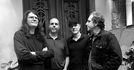 Violeta De Outono - Spaces (2016) Violeta De Outono - Spaces (2016)