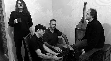 Violeta De Outono - Spaces (2016) Violeta De Outono - Spaces (2016)