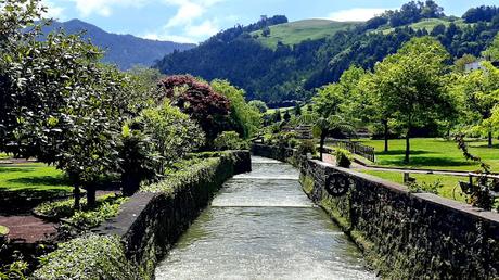 AZORES:  FURNAS Y LOS BAÑOS TERMALES EN ILHA SAO MIGUEL