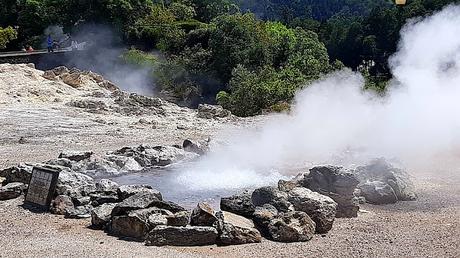 AZORES:  FURNAS Y LOS BAÑOS TERMALES EN ILHA SAO MIGUEL