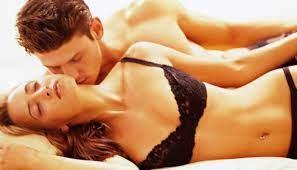 Cogiendo con un madurito