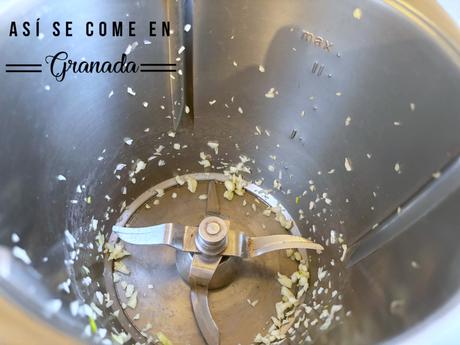 Ensalada templada de pollo con vinagreta de caramelo