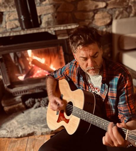 La Edad de la Inocencia es el nuevo single de Issak