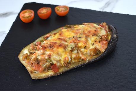 Berenjenas rellenas con salchichas de cerdo Berenjenas rellenas con salchichas de cerdo