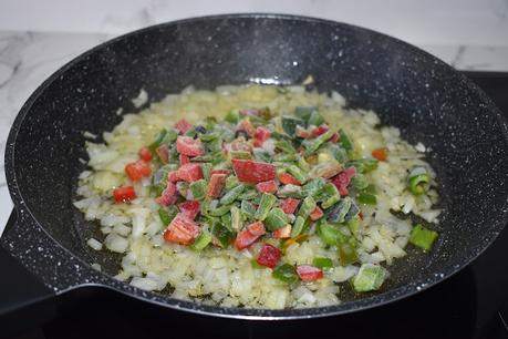 Berenjenas rellenas con salchichas de cerdo Berenjenas rellenas con salchichas de cerdo