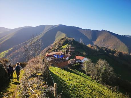 Dolmen de Merillés desde Tuña