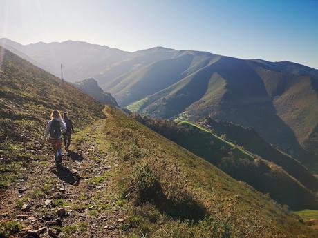 Dolmen de Merillés desde Tuña