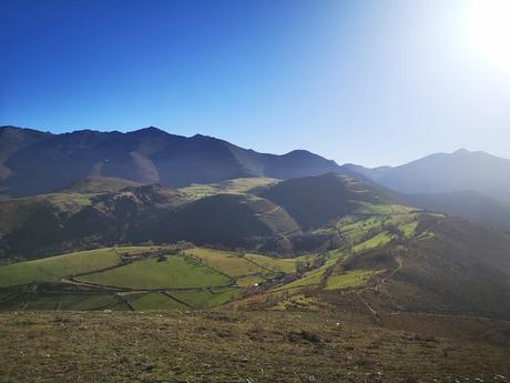Dolmen de Merillés desde Tuña