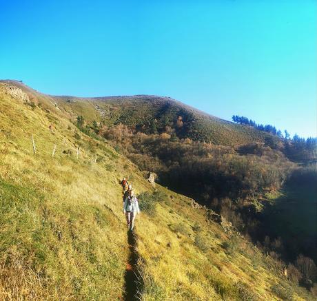 Dolmen de Merillés desde Tuña