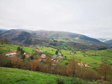 Dolmen de Merillés desde Tuña