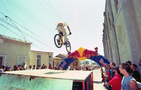 Primeros campeones de Red Bull Valparaíso Cerro Abajo analizan cambios en la pista en su 20ava edición Jump Box_Red Bull Valpara铆so Cerro Abajo