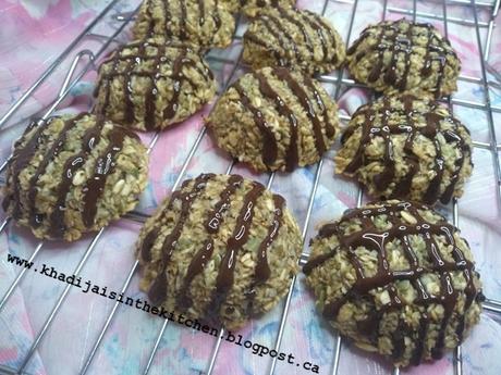 BISCUITS AUX FLOCONS D'AVOINE ET À LA BANANE / ROLLED OATS BANANA COOKIES / GALLETAS CON COPOS DE AVENA Y PLÁTANO / بسكويت برقائق الشوفان والموز BISCUITS AUX FLOCONS D'AVOINE ET À LA BANANE / ROLLED OATS BANANA COOKIES / GALLETAS CON COPOS DE AVENA Y PLÁTANO / بسكويت برقائق الشوفان والموز