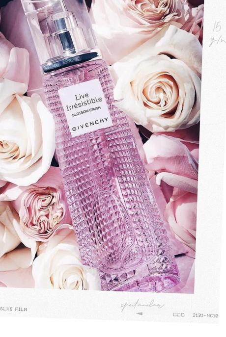 perfumes con rosa florales.