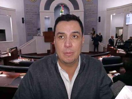 Juan Francisco Aguilar, expresa preocupación por la coherencia de las decisiones del PAN