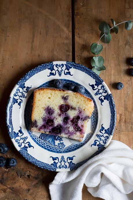 BIZCOCHO DE LIMÓN Y ARÁNDANOS BIZCOCHO DE LIMÓN Y ARÁNDANOS