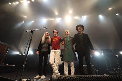 Kula Shaker - Gaslighting (2024) Kula Shaker - Gaslighting (2024)