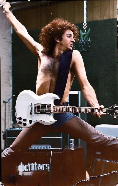 Efemérides del Rock y Heavy Metal: Que pasó un 06 de Febrero Efemérides del Rock y Heavy Metal: Que pasó un 06 de Febrero