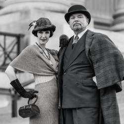 «Dioses en la tierra. Nefertiti y Akenaton, la pareja dorada de Egipto», de John & Colleen Darnell