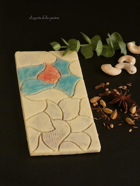 Tableta de Chocolate blanco con Anacardos y Especias Tableta de Chocolate blanco con Anacardos y Especias