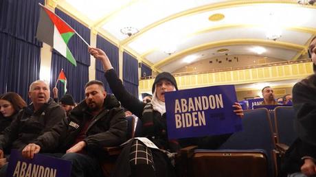 El apoyo de Biden al ataque de Israel contra Gaza puede costarle la reelección