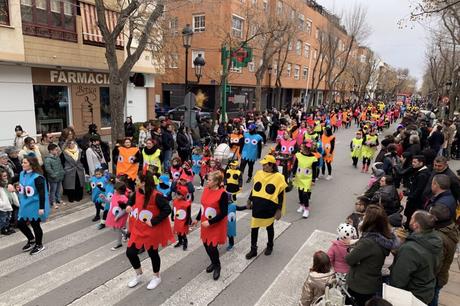 Los niños de Tomelloso llenan de color el domingo de Carnaval con su XXXVII Desfile Escolar