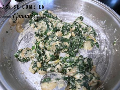 Calzone de salmón y crema de espinacas en hojaldre Calzone de salmón y crema de espinacas en hojaldre