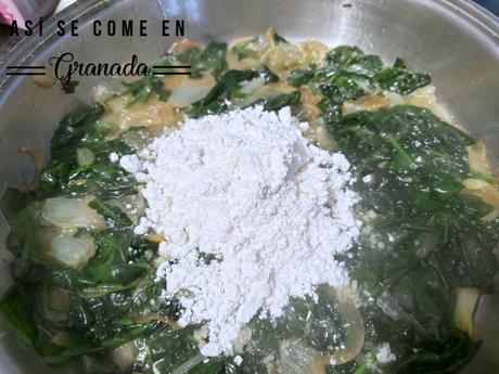 Calzone de salmón y crema de espinacas en hojaldre Calzone de salmón y crema de espinacas en hojaldre