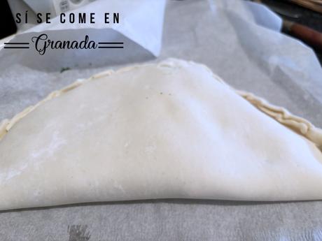 Calzone de salmón y crema de espinacas en hojaldre Calzone de salmón y crema de espinacas en hojaldre