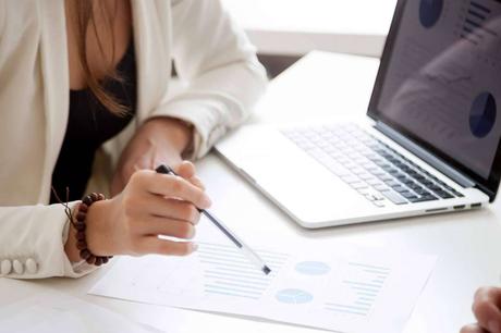 ¿Cómo funciona una consultoría empresarial?