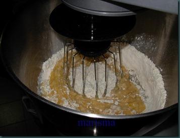 Plum cake de arándanos, nueces y avellanas