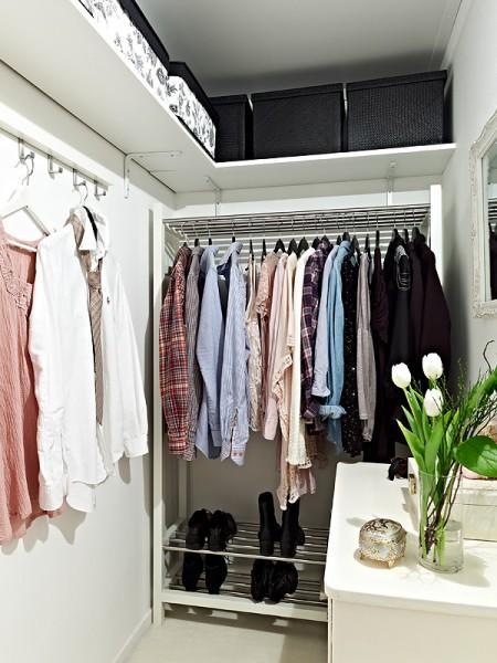 salones de planta irregular pisos de planta irregular muebles de ikea muebles de estilo nórdico mini pisos decoración lamparas de ikea diseño de interiores decoración estilo nórdico decoración en blanco decoración de pisos pequeños decoración de interiores cocina abierta cama elevada 