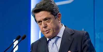 Trillo está que trina.