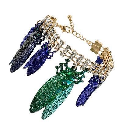 Pon un animal en tu vida, en tu corazón y en tu look pero, por favor, ¡jamás lo abandones!