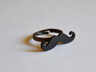 Anillo Moustache